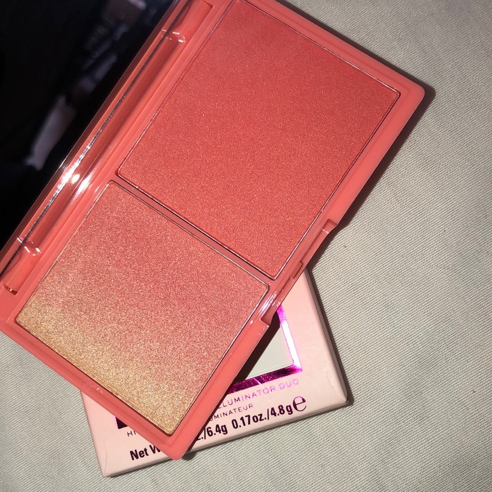 Makeup Bundle (: - Picture 8 of 9